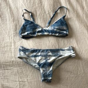 Billabong bikini set size small